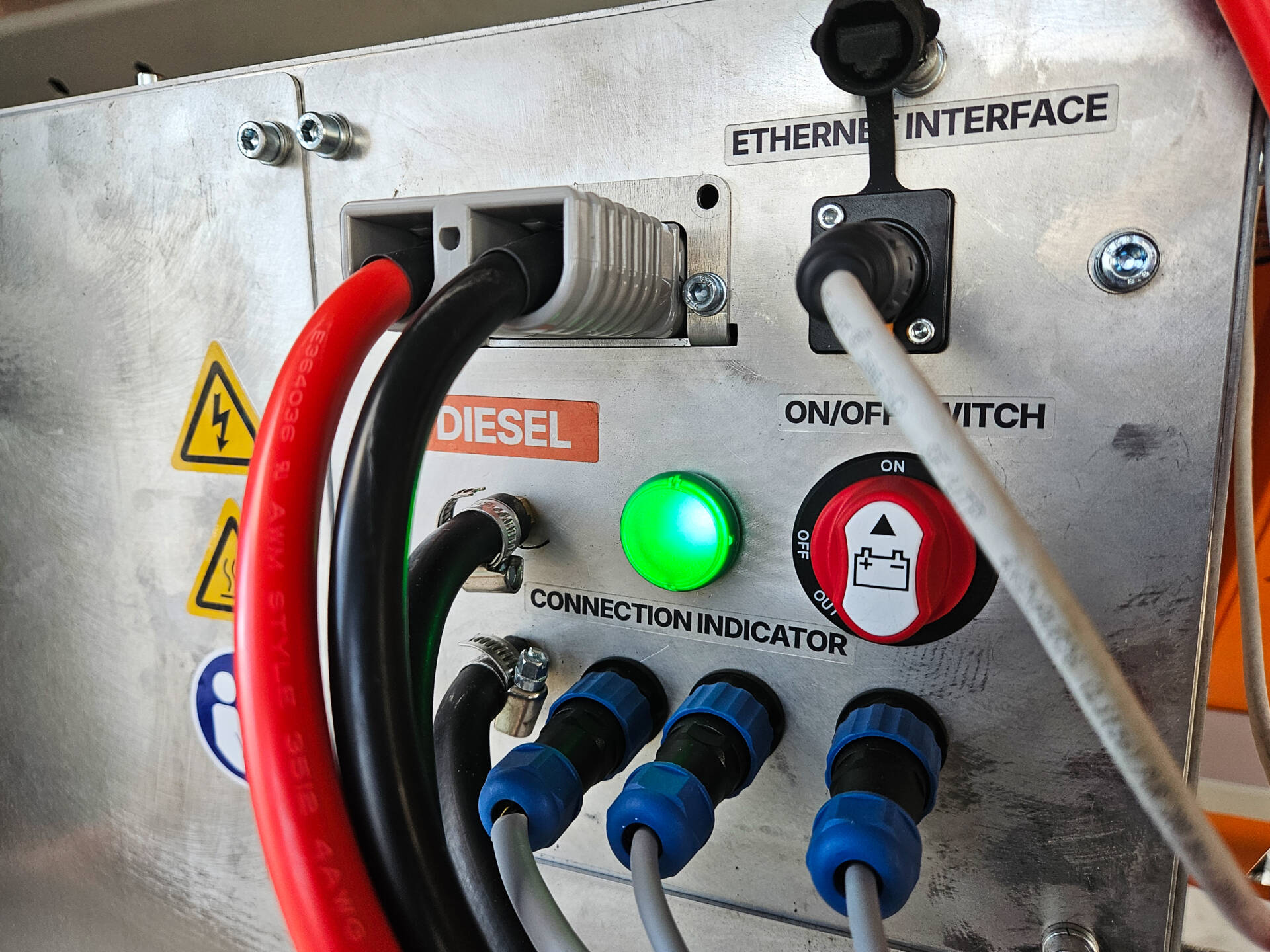 Range Extender connection panel